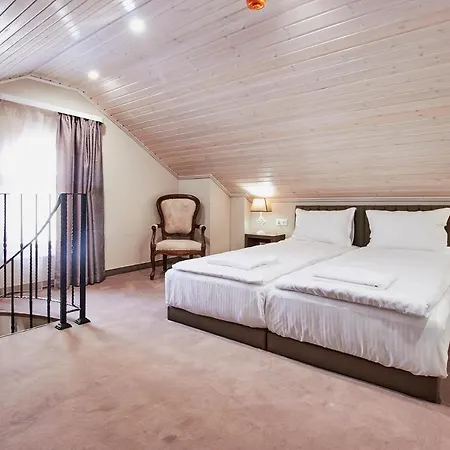 паризи Hotell Kazanlŭk