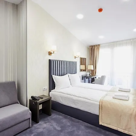 паризи 3* Kazanlŭk