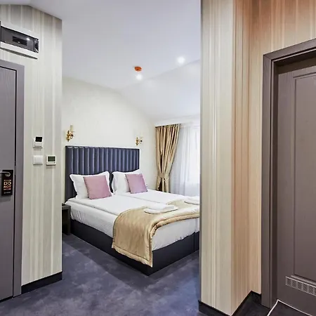 паризи 3* Kazanlŭk