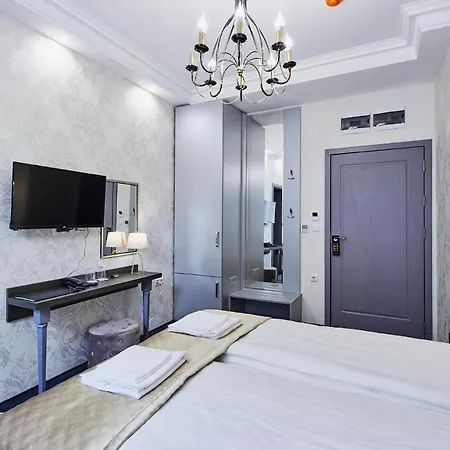 паризи 3* Kazanlŭk