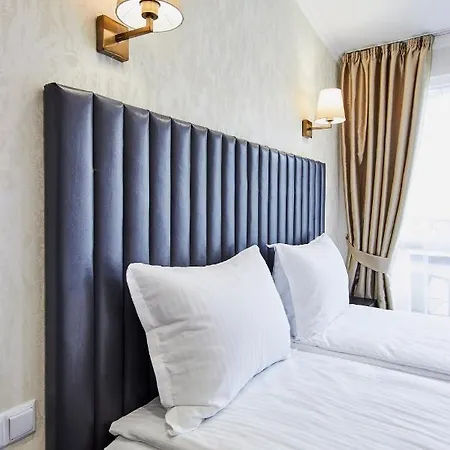 паризи 3* Kazanlŭk