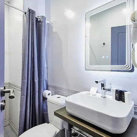 Hotel паризи 3*