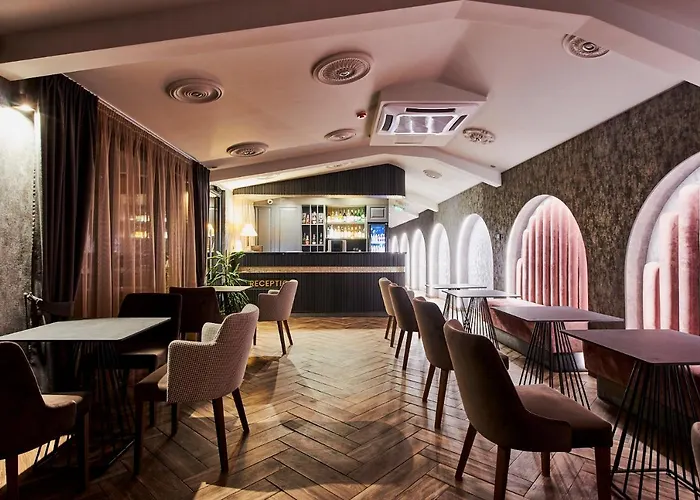 ホテル паризи