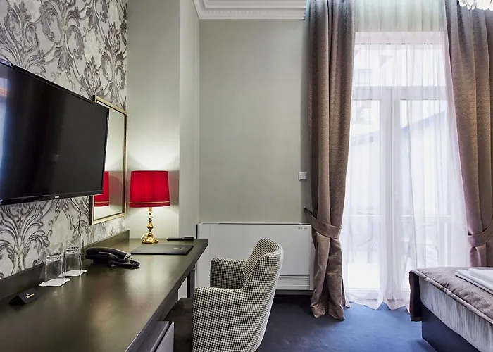 ホテル паризи 3*