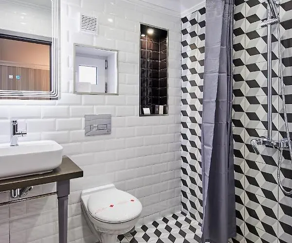 ホテル паризи カザンラク